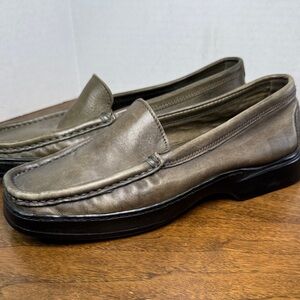 Country Shop Made in Italy Olive Green Leather Loafers, sz 6